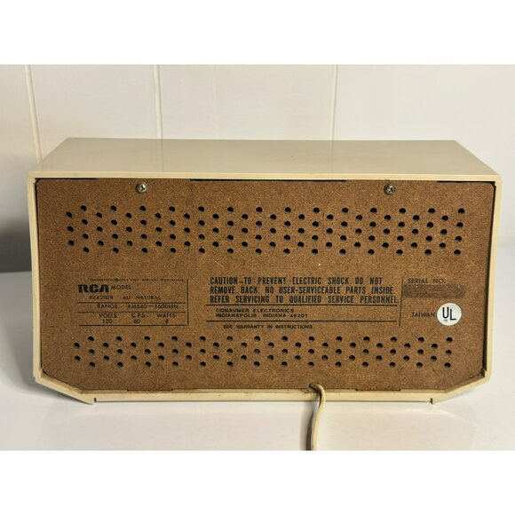 VTG Retro RCA RZA31W AM Tabletop Radio - Classic Beige Plastic - Works Tested - Picture 6 of 8